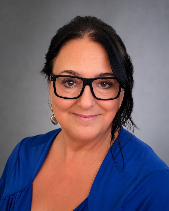 Портрет: Claire Steiner